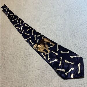 Men’s dog and bone tie
